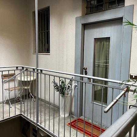 Appartamento Bilocale zona Arena Milano Esterno foto